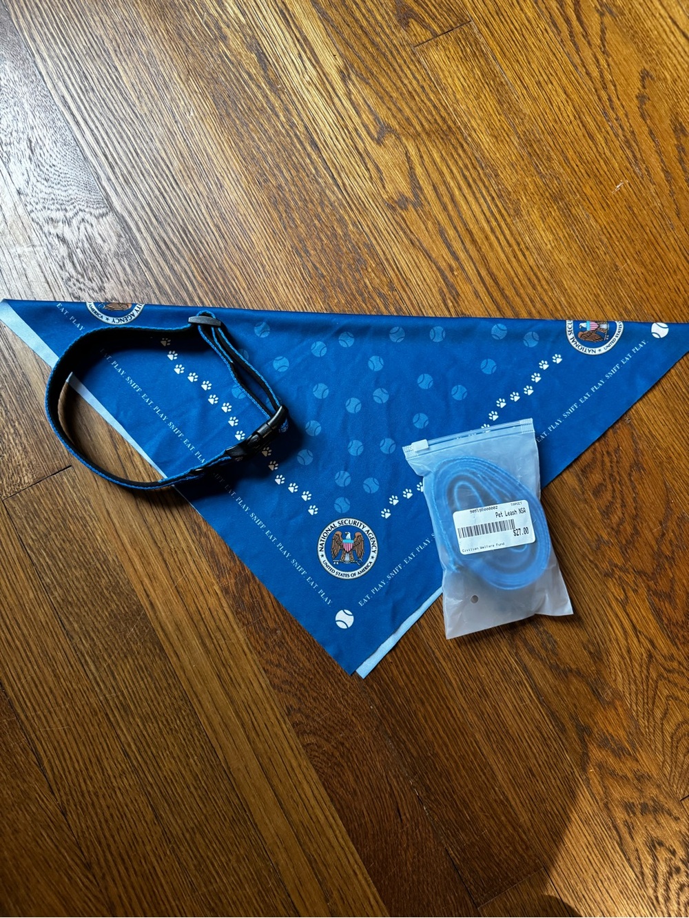 NSA Blue Dog Bandana with Matching Collar and Leash NWOT